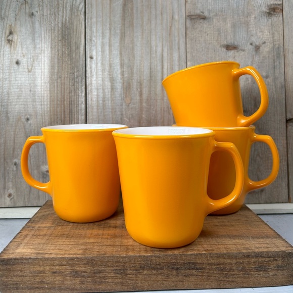 Vintage Corning Set of 4 Mugs - Picture 4 of 16